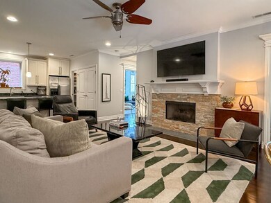 927 W Agatite Ave unit 2N, Chicago, IL 60640 - photo 3