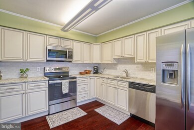 12283 Wye Oak Commons Cir unit 95, Burke, VA 22015 - photo 4