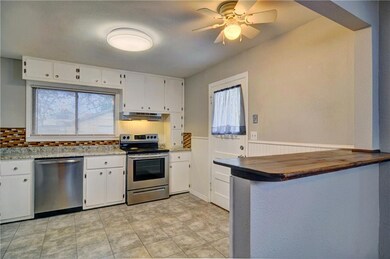 Wonderful kitchen just think of the possibilities.