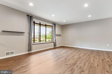 9232 Brian Dr, Vienna, VA 22180 - photo 7