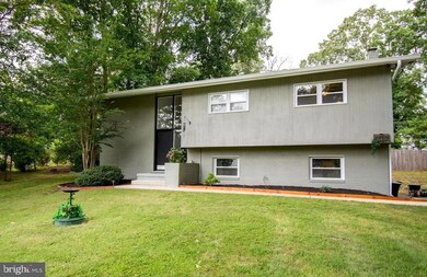 23009 Gunston Dr, Lexington Park, MD 20653 - photo 4