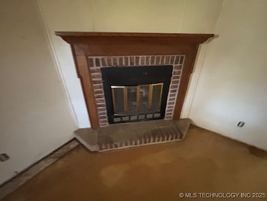 1825 NE 1070 Rd, Red Oak, OK 74578 - photo 4