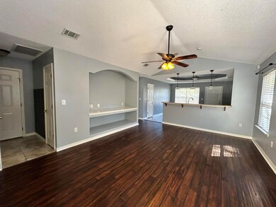 2942 Sholtz Ave, Crestview, FL 32539 - photo 2