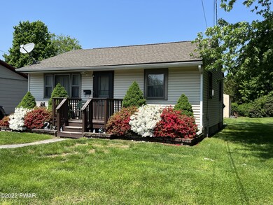121 Maple Ave, Matamoras, PA 18336 - photo 3
