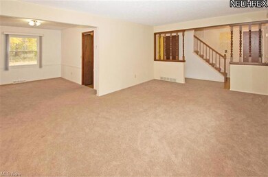 4536 Azalea Ln, North Olmsted, OH 44070 - photo 6