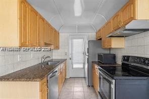 1719 Wiley St unit 14, Hollywood, FL 33020 - photo 4