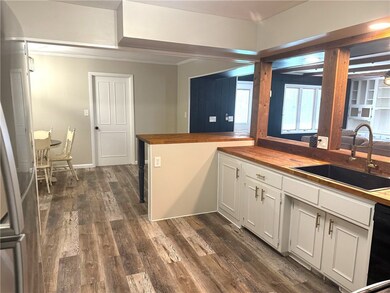 1017 Stinson Ave, Mattoon, IL 61938 - photo 5