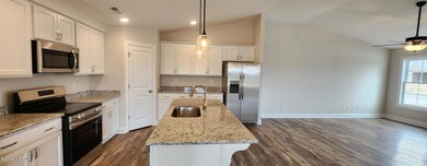 817 Sarah Rebecca Dr unit A, Greenville, NC 27834 - photo 6