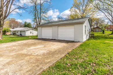 203 Brown St, Berea, KY 40403 - photo 4
