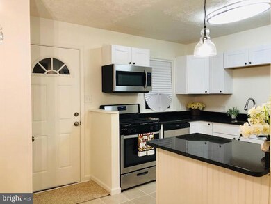 827 Quade St, Oxon Hill, MD 20745 - photo 4