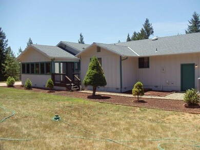 777 Hixson Dr, Grants Pass, OR 97526 - photo 3