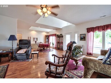 715 SE Justin St, Sheridan, OR 97378 - photo 7