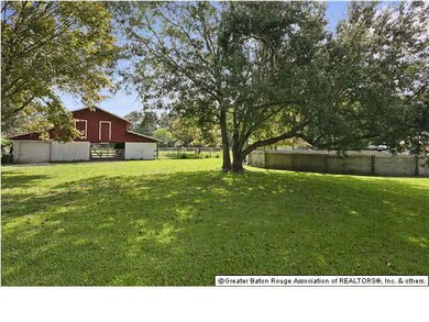 Barn with Horse Riding Pen