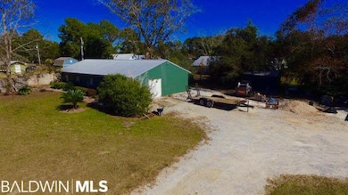 1800 sqft Storage Warehouse. 3 Offices and Full Bathroom.