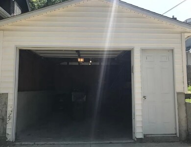 129 13th St NW, Cedar Rapids, IA 52405 - photo 6