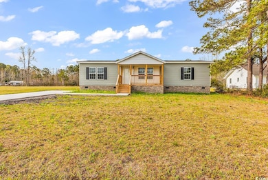 Manufactured / mobile home featuring crawl space, 