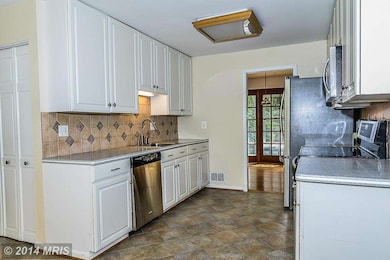 8515 Tysons Ct, Vienna, VA 22182 - photo 7