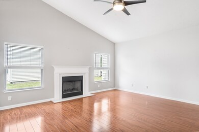 12223 Carriage Stone Dr, Fishers, IN 46037 - photo 6