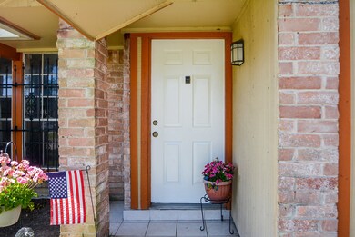 1007 Point Blank Dr, Houston, TX 77038 - photo 5