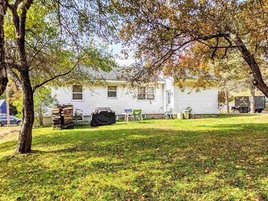 304 Gilman Ave, Saint Johnsbury, VT 05819 - photo 6