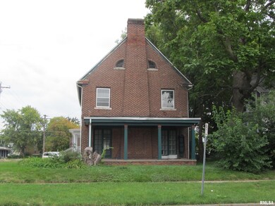131 W 15th St, Davenport, IA 52803 - photo 3