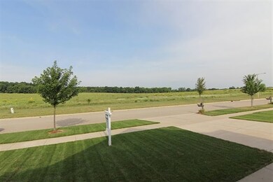 2880 Big Bluestem Pkwy, Fitchburg, WI 53711 - photo 4