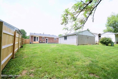 9225 Lantana Dr, Louisville, KY 40229 - photo 3