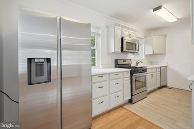 5817 Greentree Rd, Bethesda, MD 20817 - photo 7