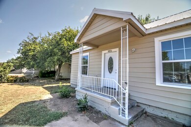 1054 W Hickory Ave, Duncan, OK 73533 - photo 3