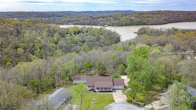 near Horsheshoe Bend park
