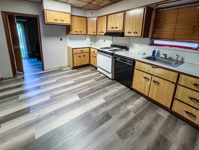 170 Mallory Ave, Jersey City, NJ 07304 - photo 5