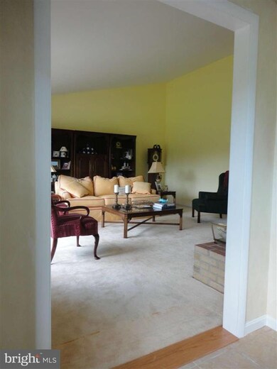 13007 Heil Manor Dr, Reisterstown, MD 21136 - photo 5