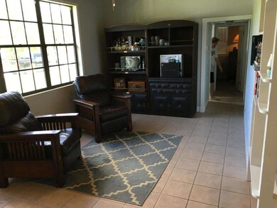 dixie living room