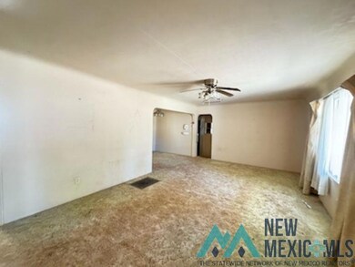 812 N Edwards St, Carlsbad, NM 88220 - photo 2