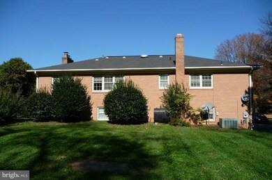 700 W Country Club Dr, Purcellville, VA 20132 - photo 2