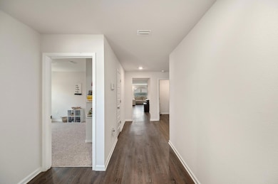 13-web-or-mls-4649 Honor Guard Way-09