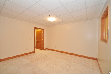 unlisted-address, Waukegan, IL 60085 - photo 4