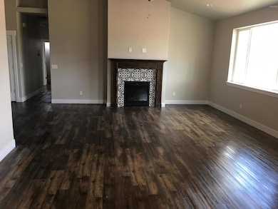 1 FAMILY ROOM