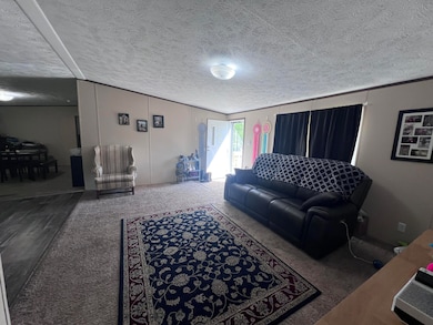 209 Dalewood Rd, Middlesboro, KY 40965 - photo 2