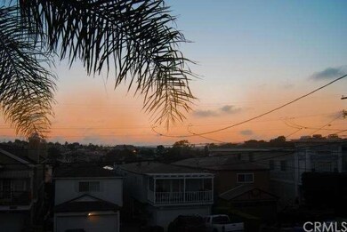 SUNSET TOWARDS OCEAN
