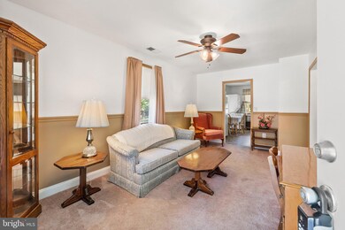 215 W 4th Ave, Ranson, WV 25438 - photo 3