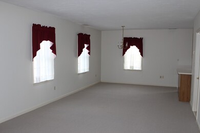 11 Hobart Ln unit 11, Rockland, MA 02370 - photo 3