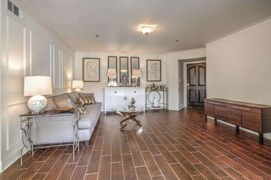 004_Living Room
