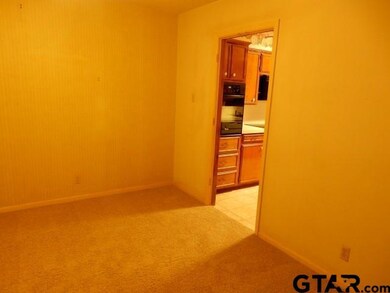 728 728 Oxford Dr, Tyler, TX 75703 - photo 6