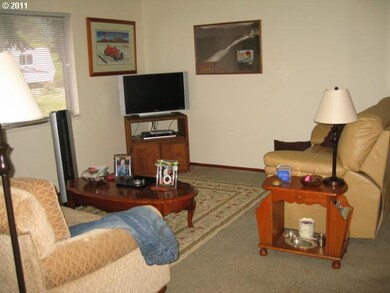 unlisted-address, Eugene, OR 97408 - photo 3