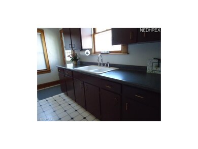 The kitchen is fresh and clean.