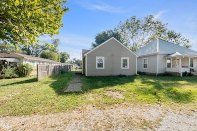 213 Hege Ave, Columbus, IN 47201 - photo 4