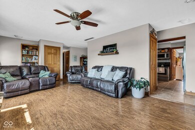 2802 E 400 N, Whiteland, IN 46184 - photo 5