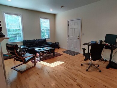 8 Mullins Ct unit 1, Cambridge, MA 02141 - photo 4