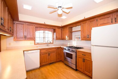 6128 Knollwood Dr, Oregon, WI 53575 - photo 6